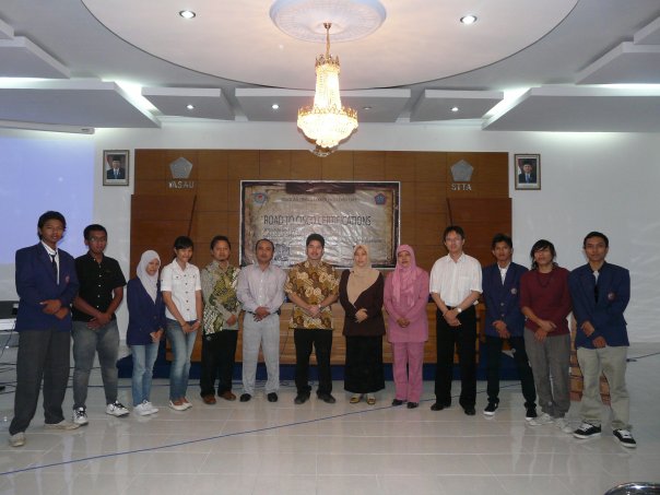 Photo bersama Panitia Kuliah Umum dan Dosen-dosen STTA Yogyakarta